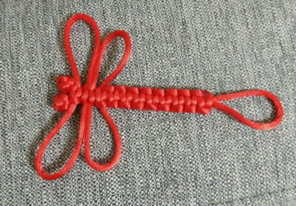 平结小蜻蜓，可以用纽扣结代替珠子。 第1张