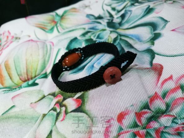 参考教程给朋友用玉线编了一条 第3张