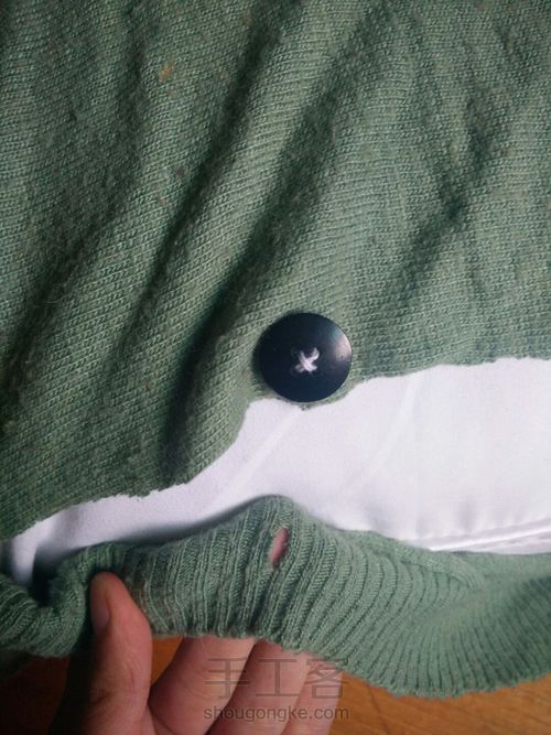 简单几步 旧毛衣变抱枕 第11步