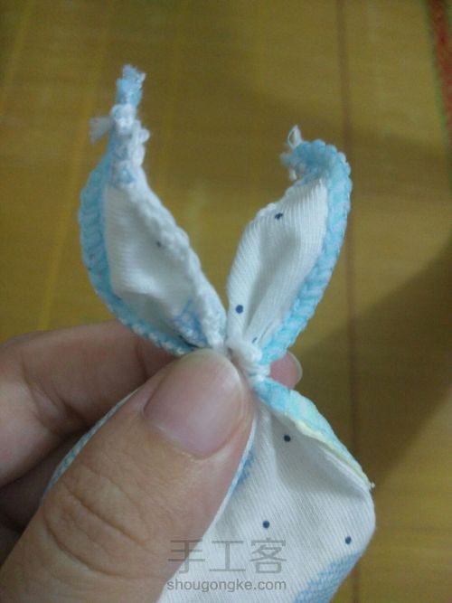 超简单的宝宝兔子🐰护额帽 第4步