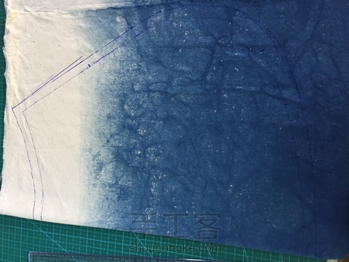 草木染木柄手提包。 第3步