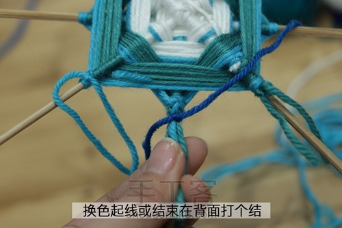 蒂哩哩原创曼陀罗编织--蓝莲花 第11步