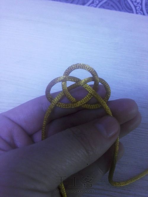 中国结之长祥云结的编法 第2步