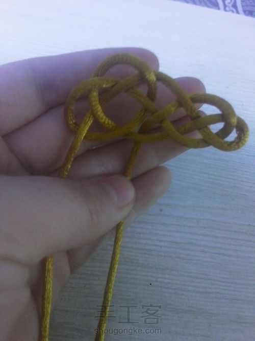 中国结之长祥云结的编法 第4步