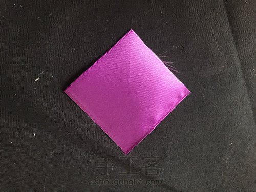 丝带六分娃肚兜 第1步