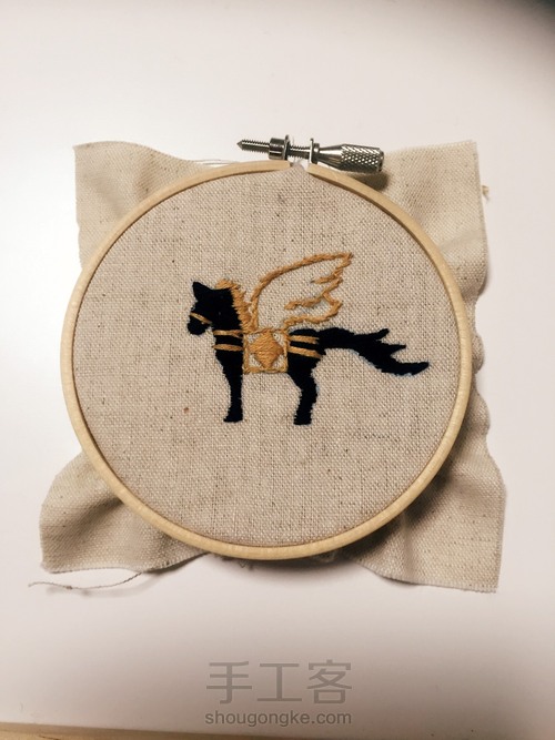 无需打结的起针与完针刺绣方法（适用于直线绣） 第15步