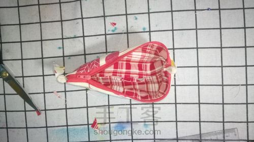 适合新手的小笔袋or眼镜袋 第13步