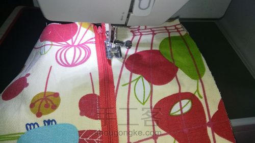 适合新手的小笔袋or眼镜袋 第8步