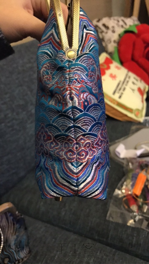 江水海崖花纹口金包 第11步