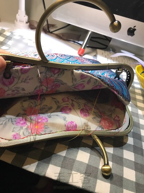 江水海崖花纹口金包 第10步