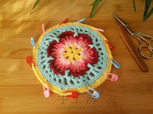 跟钩苏菲的世界毯子 第5步