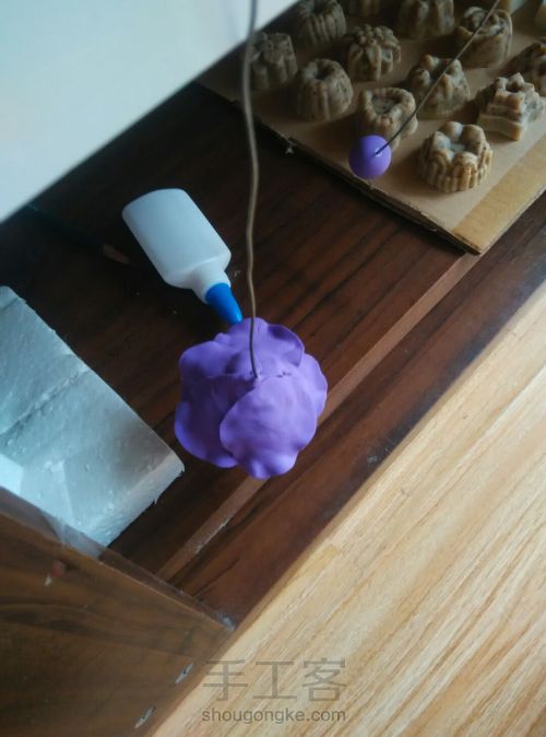 优雅紫色黏土永生花盒 第22步