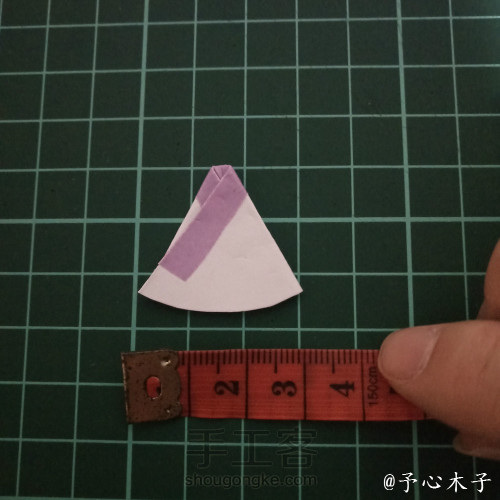 【折纸】汉服教程。第一次尝试纸艺汉服，阿月可以再接再厉，对吧 第1步