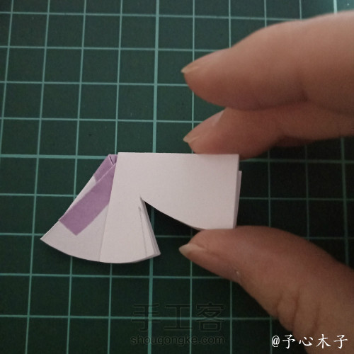 【折纸】汉服教程。第一次尝试纸艺汉服，阿月可以再接再厉，对吧 第4步