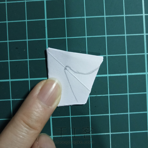 【折纸】汉服教程。第2款纸艺汉服，要给阿月点个赞哦，连做了俩 第1步