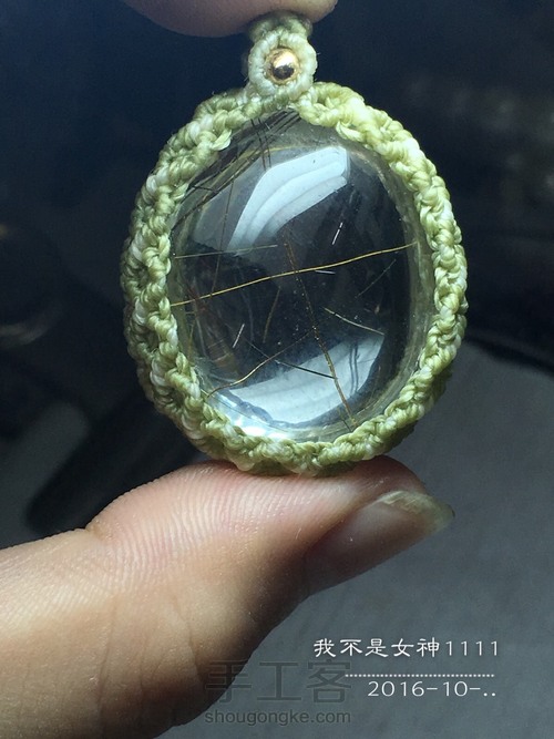 双面鼓的水晶无孔石头包边macrame 第1步