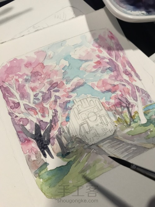 手绘水彩明信片：樱花树下的小火车 第5步