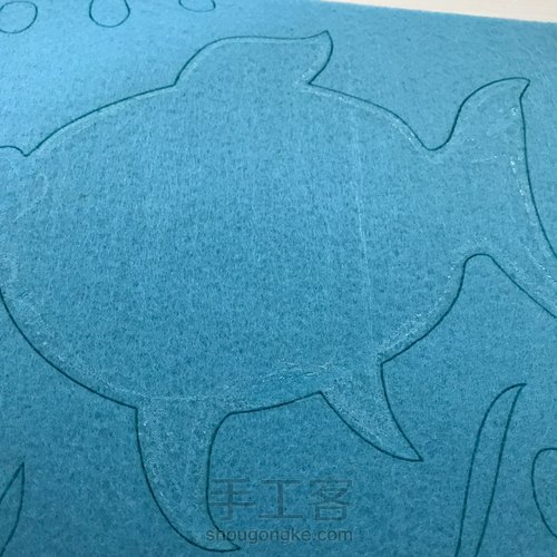大鱼不织布粘贴画 第2步