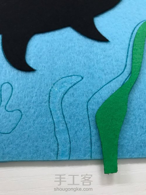 大鱼不织布粘贴画 第3步