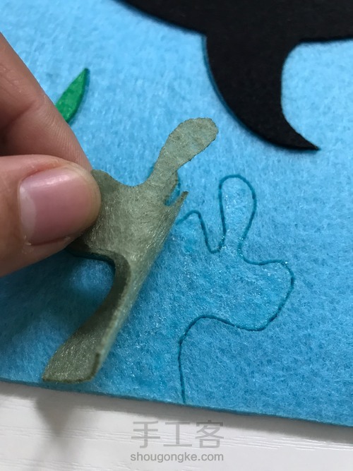 大鱼不织布粘贴画 第16步