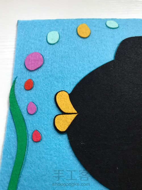 大鱼不织布粘贴画 第17步