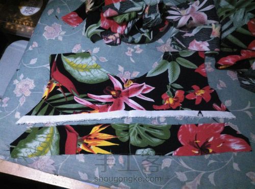 给宝宝的露肩小上衣~ 第1步