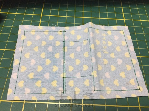 珍妮的复古小洋裙配饺子包 第1步