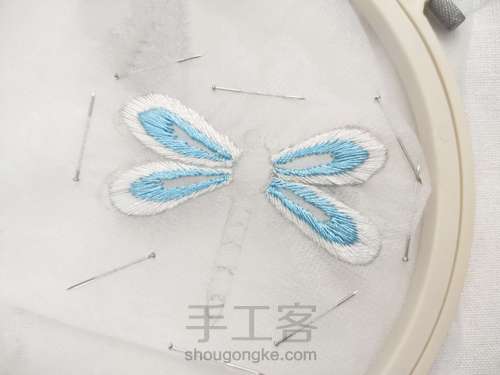 夏日清凉·法绣蓝蜻蜓 第2步