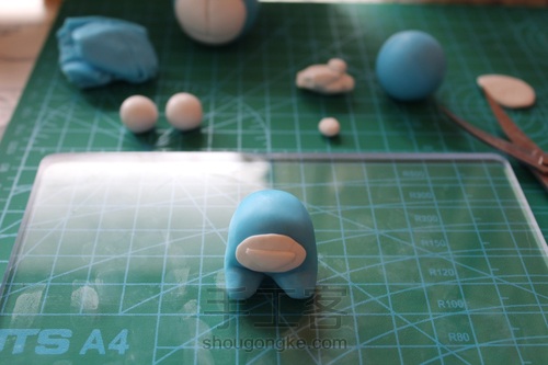 哆啦A梦手机软陶支架 第3步