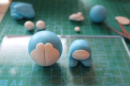 哆啦A梦手机软陶支架 第4步