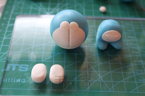 哆啦A梦手机软陶支架 第5步