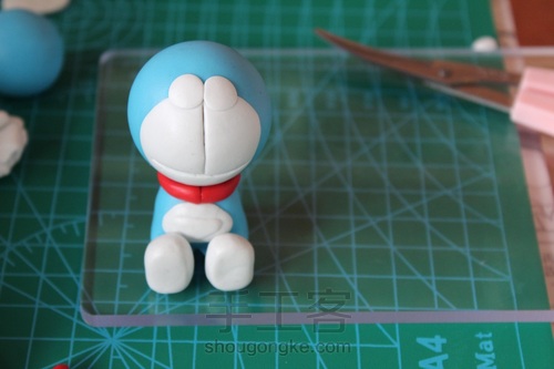 哆啦A梦手机软陶支架 第10步
