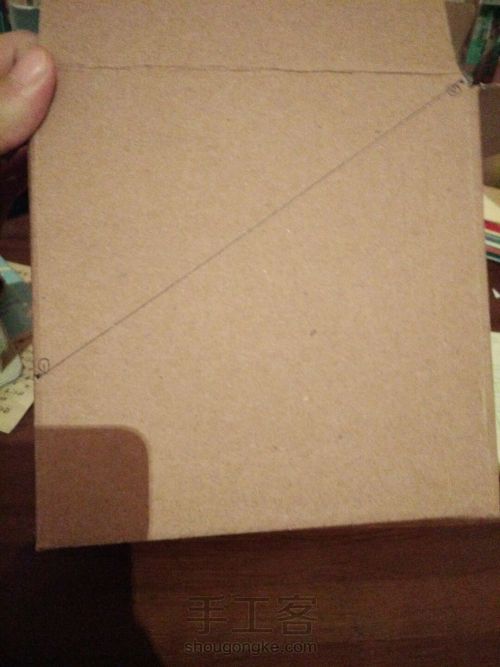 纸盒变身收纳盒 第5步