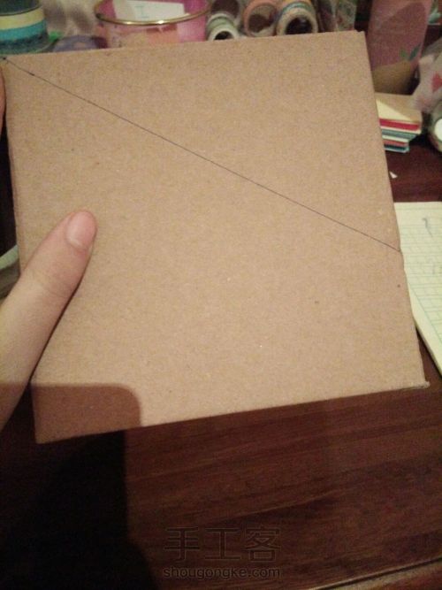 纸盒变身收纳盒 第6步