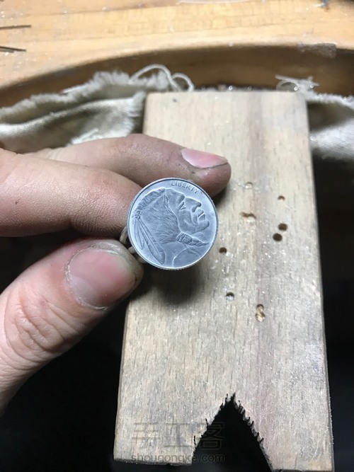 教你做一个复古硬币戒指 第7步