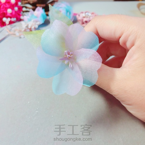 幻彩花朵插梳 第7步