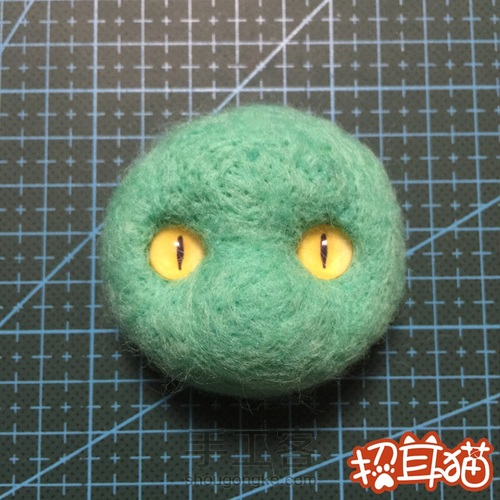 【招耳猫】羊毛毡教程之可爱蓝色猫咪 第9步