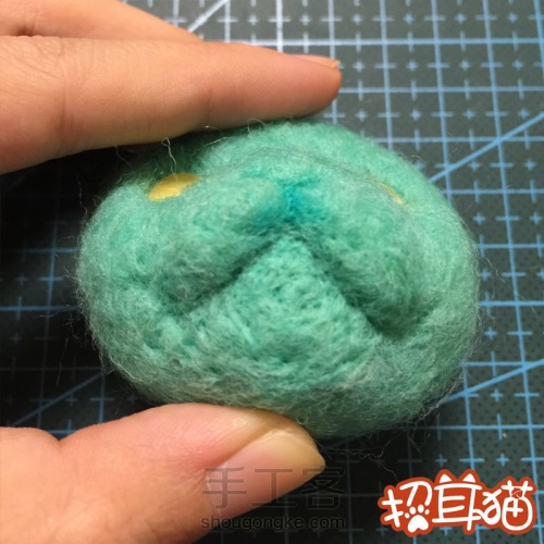 【招耳猫】羊毛毡教程之可爱蓝色猫咪 第19步