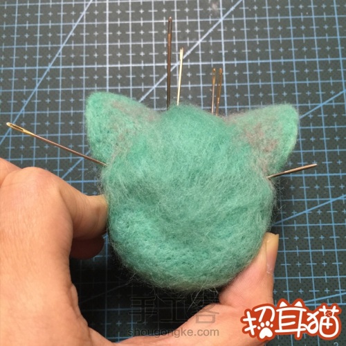 【招耳猫】羊毛毡教程之可爱蓝色猫咪 第39步