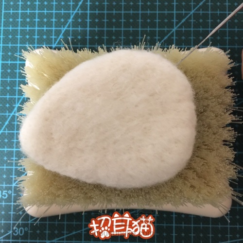 【招耳猫】羊毛毡教程之松鼠胸针 第2步