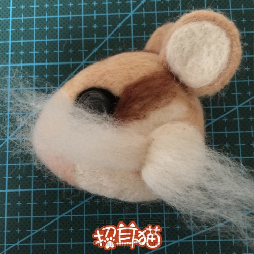 【招耳猫】羊毛毡教程之松鼠胸针 第26步