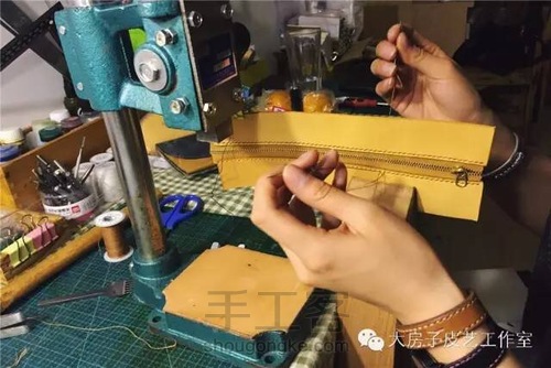手工植鞣半圆包制作过程 — 你的产品故事 第8步