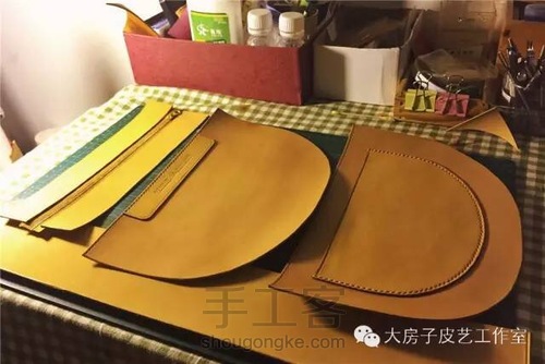 手工植鞣半圆包制作过程 — 你的产品故事 第9步