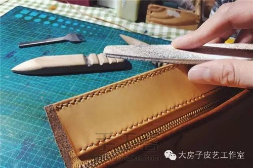 手工植鞣半圆包制作过程 — 你的产品故事 第11步