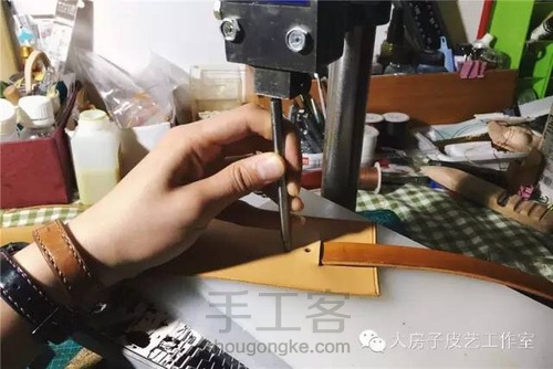 手工植鞣半圆包制作过程 — 你的产品故事 第16步