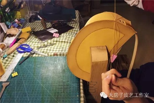 手工植鞣半圆包制作过程 — 你的产品故事 第20步