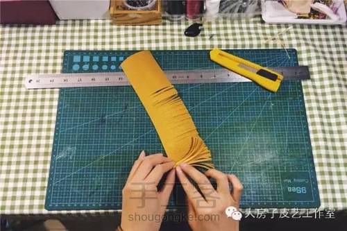 手工植鞣半圆包制作过程 — 你的产品故事 第26步