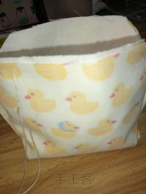 小黄鸭口金包 第2步