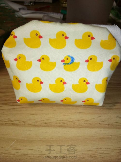 小黄鸭口金包 第3步