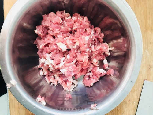 手工制作麻辣腊肠 第1步